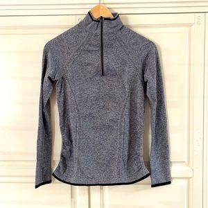 Athleta XS workout long sleeve top